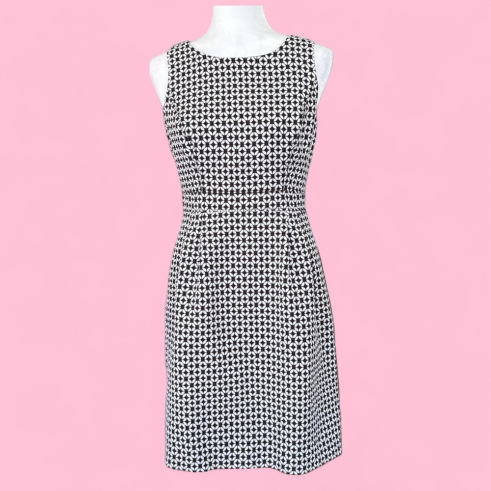 White House Black Market Black White Geometric Knit Dress Size 4